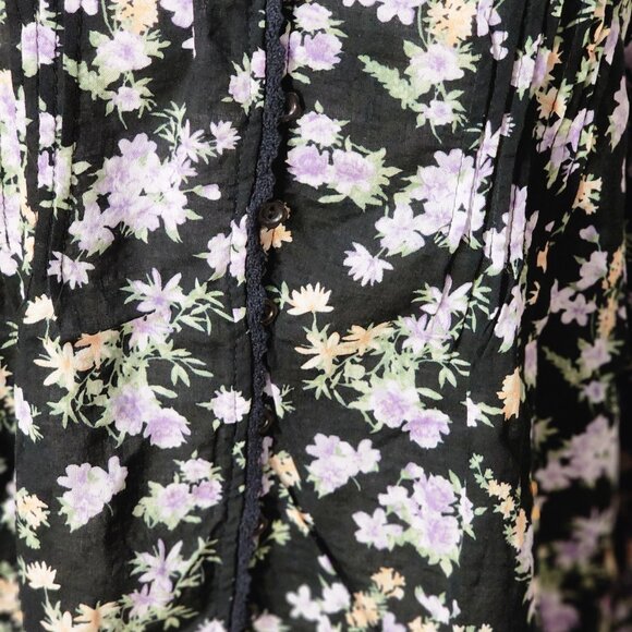 NWT- Floral Blouse - Picture 4 of 4